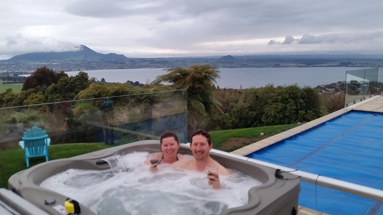 Te Moenga Lodge Taupomeer Buitenkant foto