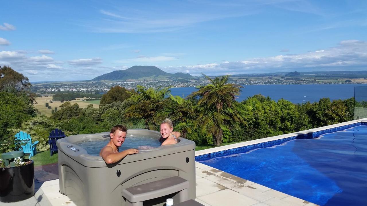 Te Moenga Lodge Taupomeer Buitenkant foto